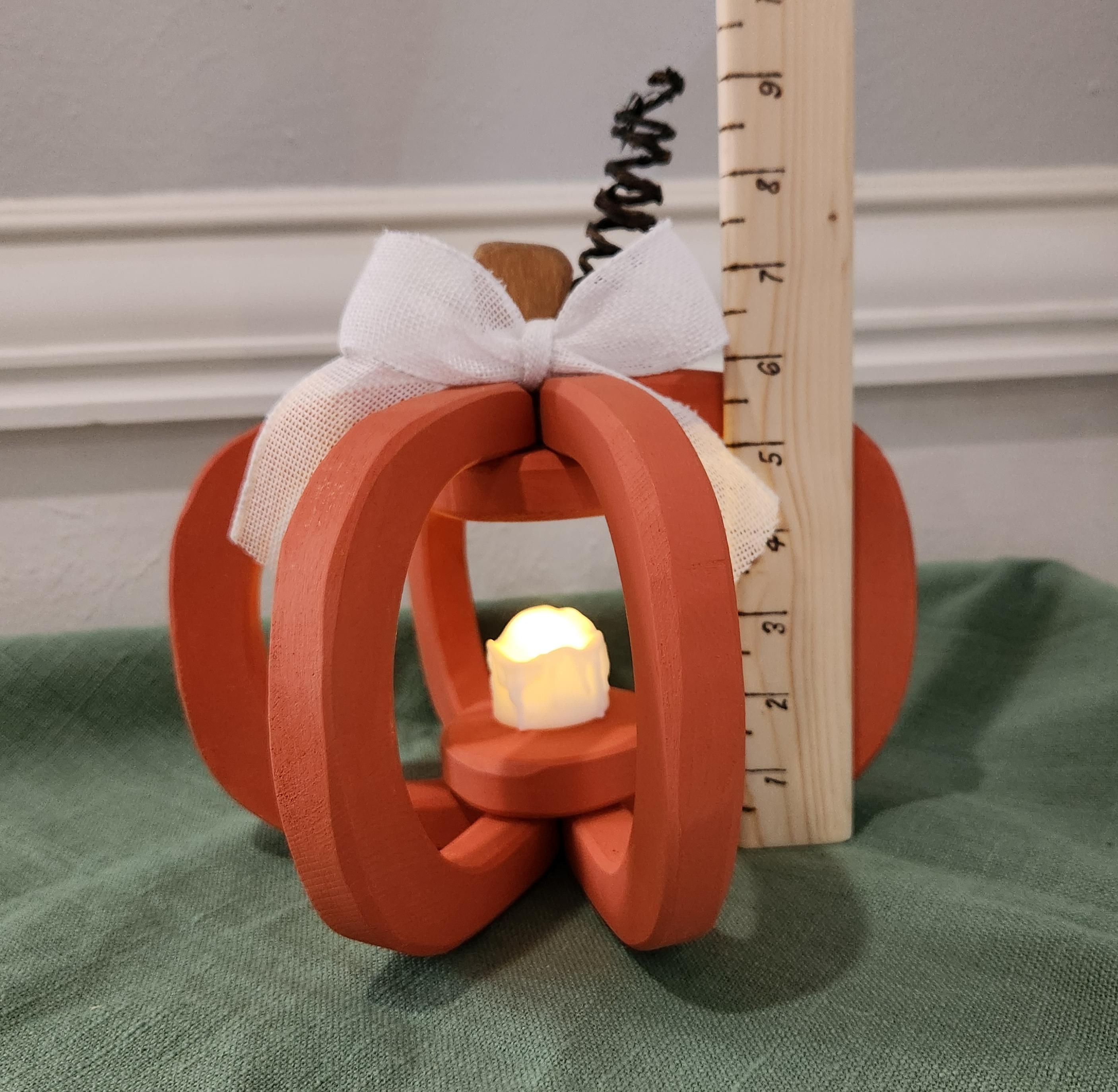 Medium Pumpkin 7.5 inches tall Medium Pumpkin 7.5 inches tall